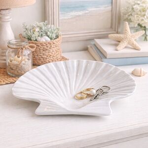 Decorative Shell Serving Dish – White Coastal Seashell Tray